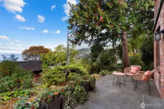 Entertain among the trees while enjoying the sounds of the ocean and calling seagulls.