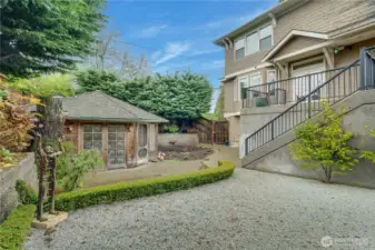 Let’s visit the art studio! Fun fact: Dale Chihuly grew up in the house next door, and this place is rumored to be one of his very first studios in Tacoma.