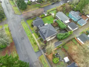 Situated on a spacious street, there’s ample parking available for guests when they visit.