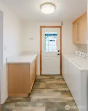 Laundry/entrance area.