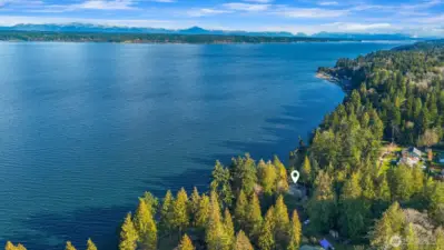 Breathtaking bay and Cascade views.