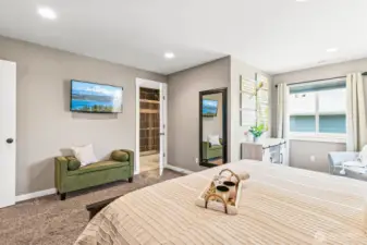 Primary suite features a 5-piece bath with a walk-in closet.