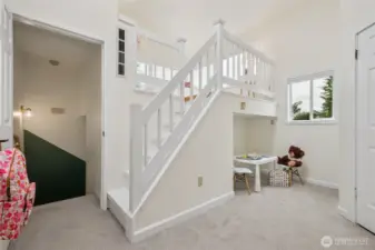 Fantastic multi-level loft!