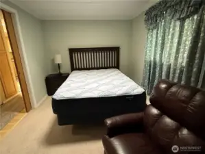 Guest bedroom