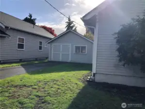 One car detached garage