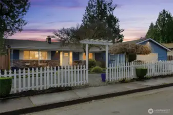 4 beds/2 baths + utility room