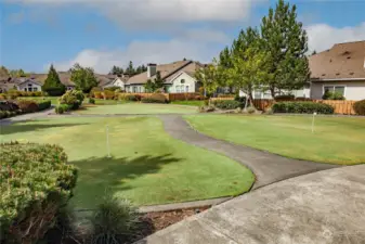 Community putting green