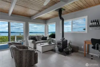 Open plan living/dining/kitchen.
