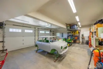Detached 2 car garage
