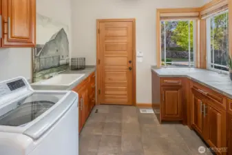 Mainfloor Utility Room/Mud Room (leads to garage)