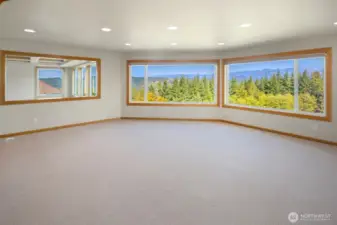 Extra large loft area with expansive views