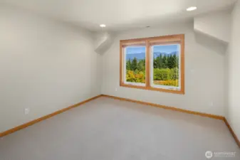 2nd suite with private 3/4 bathroom and golf course/mountain views