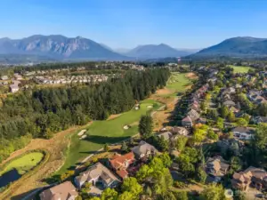 Premier PNW Golf Course Living