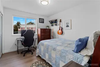 2nd bedroom