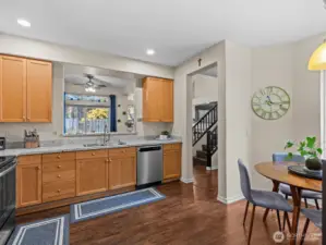 With plenty of cabinet and counter space, you'll have all of the space you need for your cooking and baking needs.