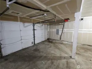 Oversized 2 car garage