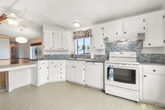 Darling ( Large) Kitchen!