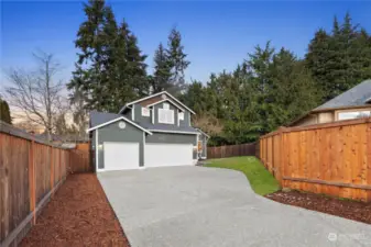 Long driveway, tons of parking and a quiet neighborhood.