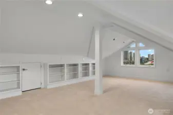 Attic play/bonus room