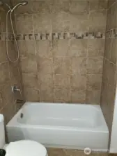 bathroom (2nd view)