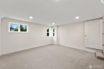 Second upstairs bedroom