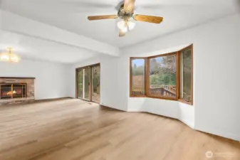 Just off the LR is a bay window all set for a new dining table or plant tables!