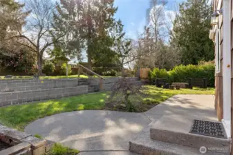 Large fully fenced yard