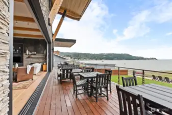 Ipe custom walnut Brazilian deck to entertain and soak in the spectacular waterfront views.