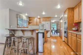 Raised eating bar