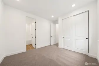 Junior primary suite