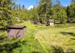 Well house (brown)