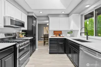 Gorgeous completely updated kitchen!