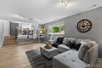 Huge Family room with space for everyone!
