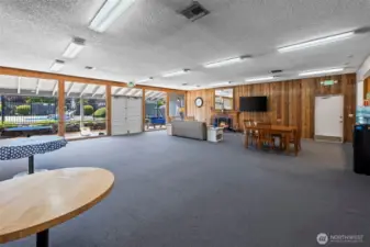 Hang out, meet friends and make new friends at the clubhouse. Perfect for watching your favorite programs and movies!