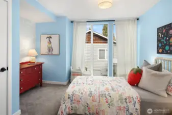 Second bedroom w/large closet and flooded with natural light.