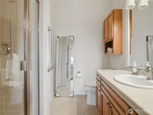 UPSTAIRS BATHROOM