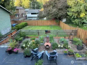 Photo provided by seller to show recent backyard in bloom.