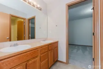 Double vanity in upstairs bathroom.