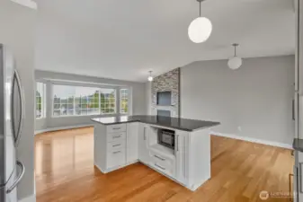 Kitchen island w/updated countertops