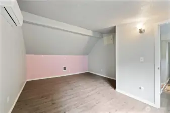 upstairs bedroom 1