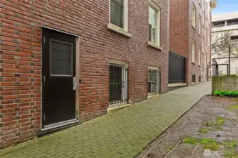 Side entrance for easy access to the unit!