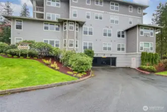 Underground garage level parking - 1 space.