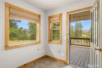 3rd bedroom with private deck