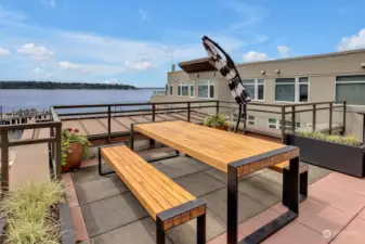 Rooftop deck for residents to enjoy!