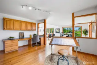 Breakfast nook and office space