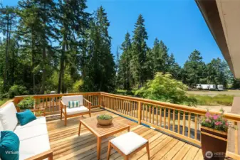 Deck Virtually Staged