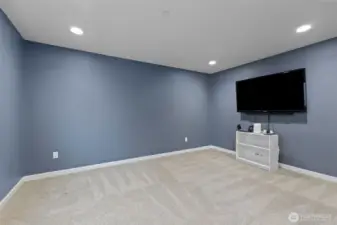 Large bonus room with attached Large TV