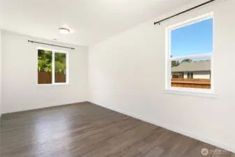 Office/Bonus Room Main Floor
