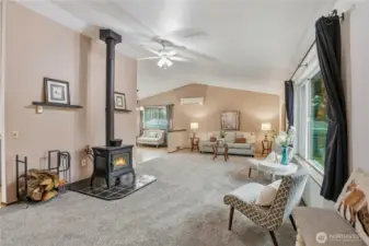 LR w/wood burning stove