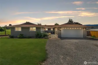 Very well designed rambler on a large 1/4 ACRE + parcel, 3BR/3 full bathrooms, lg parking area